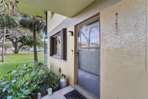 Copropriété à vendre à Deerfield Beach, Floride: 2 chambres, 82.4 m2 № 1073800 - photo 28