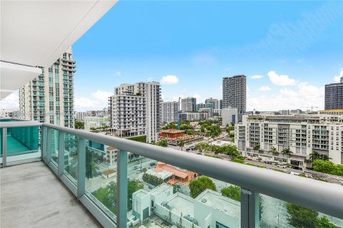 Condo in Miami, Florida, 1 bedroom  № 1399492 - photo 4