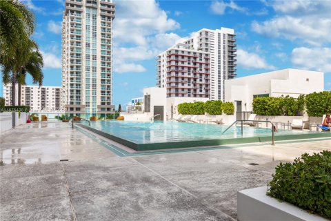 Condo in Miami, Florida, 1 bedroom  № 1399492 - photo 25