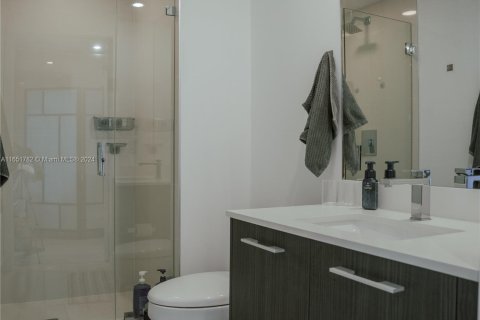 Condominio en venta en Miami, Florida, 1 dormitorio, 73.58 m2 № 1399447 - foto 13