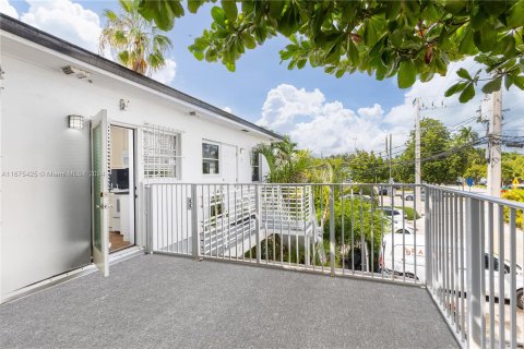 Condo in Miami Beach, Florida, 1 bedroom  № 1399491 - photo 2