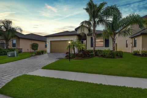 House in Fort Myers, Florida 3 bedrooms, 155.8 sq.m. № 1068707 - photo 1