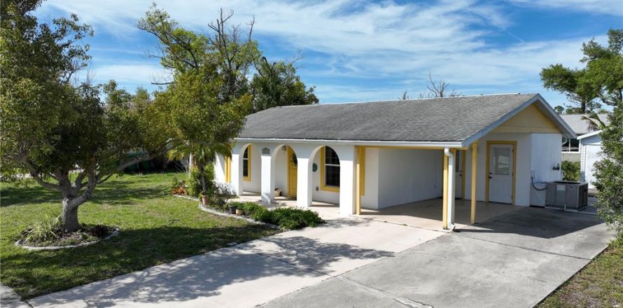 Casa en Port Charlotte, Florida 2 dormitorios, 82.31 m2 № 1068708