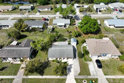 Casa en venta en Port Charlotte, Florida, 2 dormitorios, 82.31 m2 № 1068708 - foto 10
