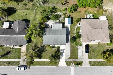 Casa en venta en Port Charlotte, Florida, 2 dormitorios, 82.31 m2 № 1068708 - foto 12