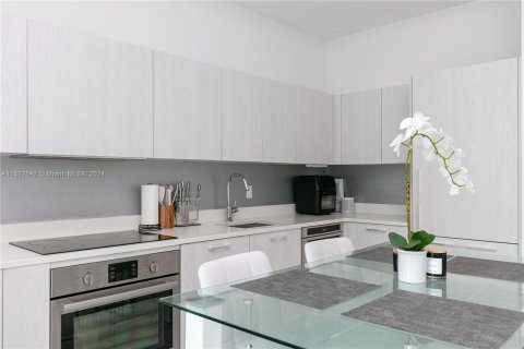 Condominio en venta en Miami, Florida, 2 dormitorios № 1403010 - foto 11