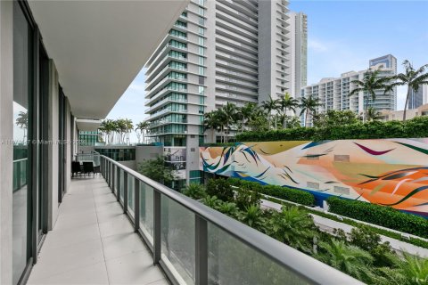 Condo in Miami, Florida, 2 bedrooms  № 1403010 - photo 24