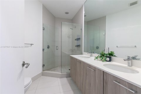 Condo in Miami, Florida, 2 bedrooms  № 1403010 - photo 18