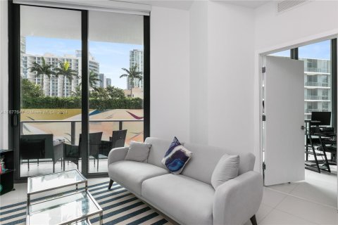 Condo in Miami, Florida, 2 bedrooms  № 1403010 - photo 4