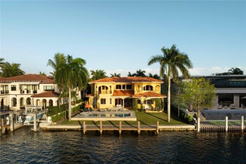 Casa en venta en Golden Beach, Florida, 5 dormitorios, 502.23 m2 № 1035508 - foto 1