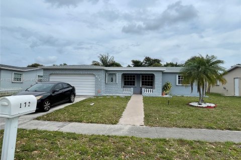 House in Margate, Florida 3 bedrooms, 144.28 sq.m. № 1291321 - photo 1