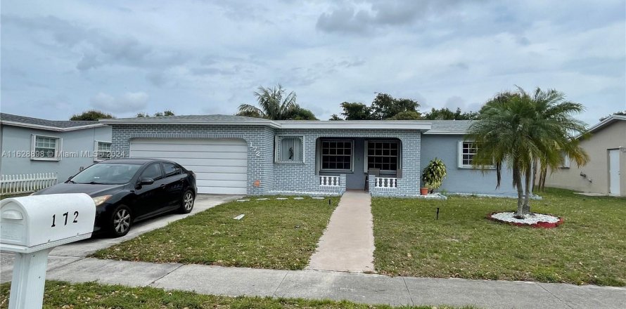 House in Margate, Florida 3 bedrooms, 144.28 sq.m. № 1291321