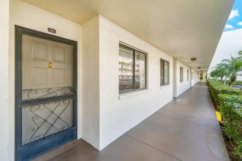 Condominio en venta en Lake Worth, Florida, 2 dormitorios, 104.52 m2 № 1072648 - foto 1