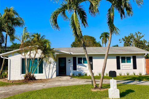 Villa ou maison à vendre à Dania Beach, Floride: 4 chambres, 191.75 m2 № 1239944 - photo 1