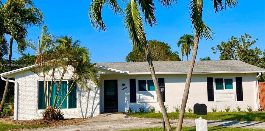 Villa ou maison à Dania Beach, Floride 4 chambres, 191.75 m2 № 1239944