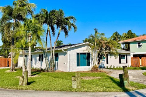 Villa ou maison à vendre à Dania Beach, Floride: 4 chambres, 191.75 m2 № 1239944 - photo 2