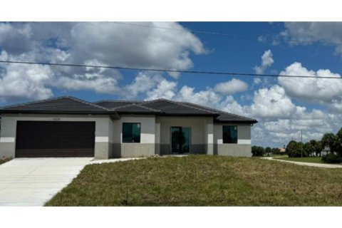 House in Punta Gorda, Florida 3 bedrooms, 160.38 sq.m. № 1420854 - photo 1