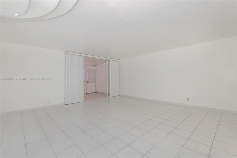 Copropriété à vendre à Aventura, Floride: 3 chambres, 123.56 m2 № 1272769 - photo 5