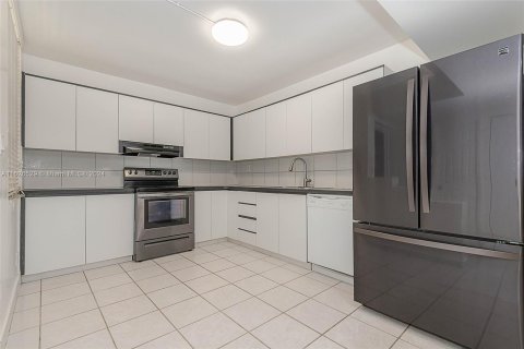 Copropriété à vendre à Aventura, Floride: 3 chambres, 123.56 m2 № 1272769 - photo 12