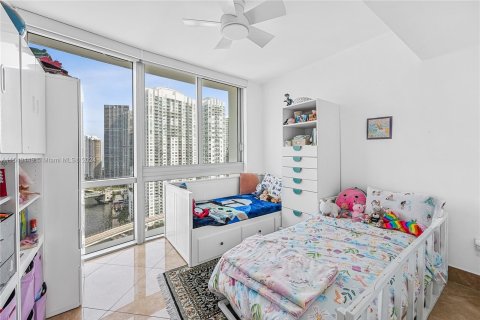 Condo in Miami, Florida, 3 bedrooms  № 1060412 - photo 12