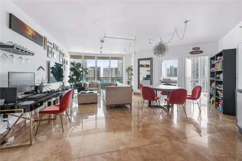 Copropriété à vendre à Miami, Floride: 3 chambres, 128.67 m2 № 1060412 - photo 1