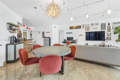 Copropriété à vendre à Miami, Floride: 3 chambres, 128.67 m2 № 1060412 - photo 2