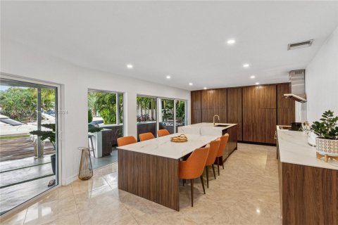 Villa ou maison à vendre à North Miami, Floride: 3 chambres, 238.67 m2 № 1332739 - photo 6