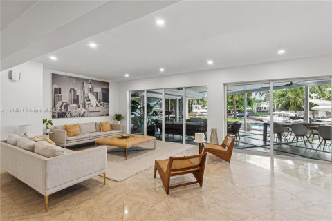 Casa en venta en North Miami, Florida, 3 dormitorios, 238.67 m2 № 1332739 - foto 10