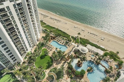 Copropriété à vendre à Sunny Isles Beach, Floride: 61.69 m2 № 1049441 - photo 14