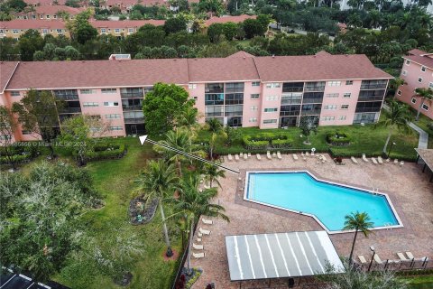 Condo in Pembroke Pines, Florida, 2 bedrooms  № 1423215 - photo 20