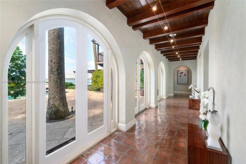 Casa en venta en Miami Beach, Florida, 6 dormitorios, 639.54 m2 № 1226526 - foto 22