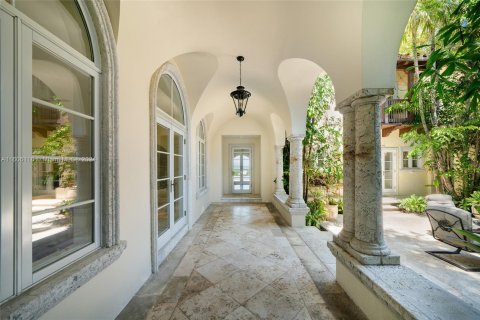 House in Miami Beach, Florida 6 bedrooms, 639.54 sq.m. № 1226526 - photo 18