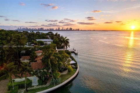 Casa en venta en Miami Beach, Florida, 6 dormitorios, 639.54 m2 № 1226526 - foto 2