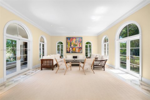 House in Miami Beach, Florida 6 bedrooms, 639.54 sq.m. № 1226526 - photo 19