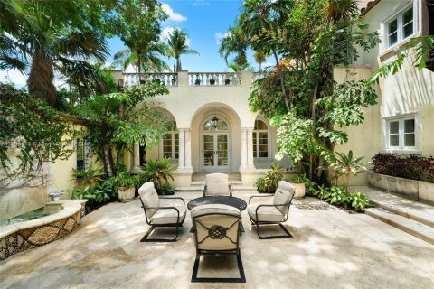 House in Miami Beach, Florida 6 bedrooms, 639.54 sq.m. № 1226526 - photo 16