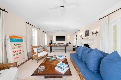 Casa en venta en Miami Beach, Florida, 6 dormitorios, 639.54 m2 № 1226526 - foto 25