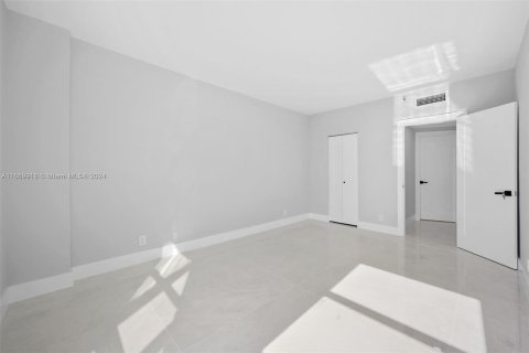 Copropriété à vendre à Aventura, Floride: 3 chambres, 144.93 m2 № 1388083 - photo 15