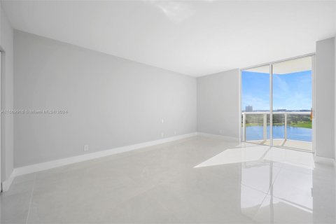 Copropriété à vendre à Aventura, Floride: 3 chambres, 144.93 m2 № 1388083 - photo 7