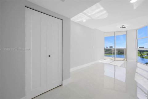 Copropriété à vendre à Aventura, Floride: 3 chambres, 144.93 m2 № 1388083 - photo 18