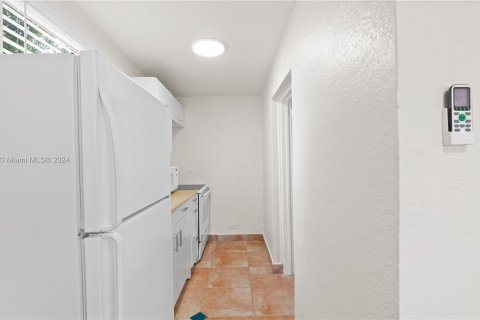 House in Miami, Florida 1 bedroom, 55.74 sq.m. № 1387996 - photo 7