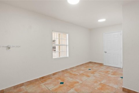 House in Miami, Florida 1 bedroom, 55.74 sq.m. № 1387996 - photo 12