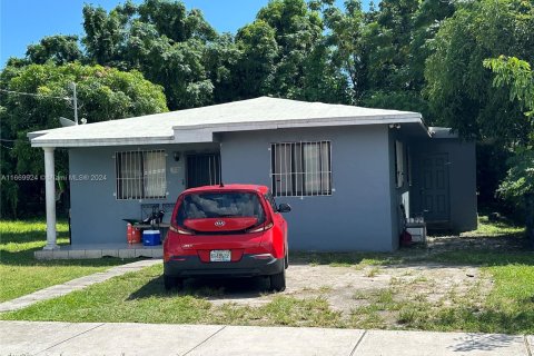 Casa en venta en Miami, Florida, 4 dormitorios, 148.83 m2 № 1388084 - foto 2