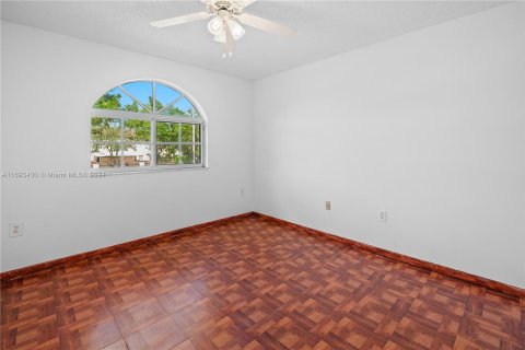 Condominio en venta en Hialeah, Florida, 2 dormitorios, 91.97 m2 № 1442023 - foto 22