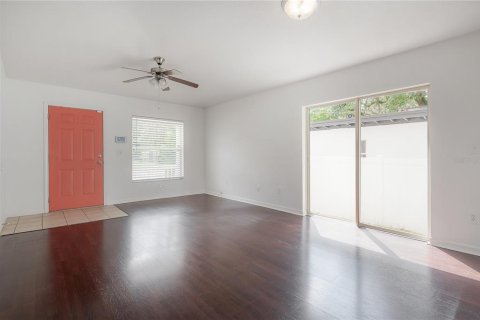 House in Tampa, Florida 3 bedrooms, 105.72 sq.m. № 1393845 - photo 7