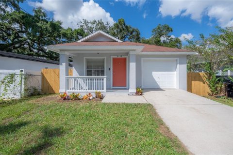 Casa en venta en Tampa, Florida, 3 dormitorios, 105.72 m2 № 1393845 - foto 1