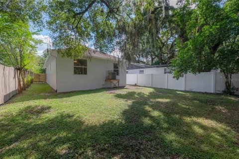 House in Tampa, Florida 3 bedrooms, 105.72 sq.m. № 1393845 - photo 28