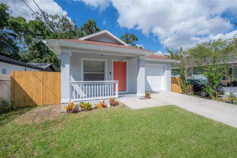 Casa en venta en Tampa, Florida, 3 dormitorios, 105.72 m2 № 1393845 - foto 2