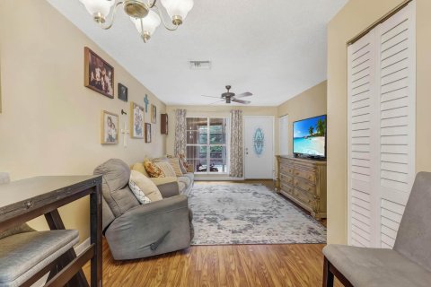 Condo in Stuart, Florida, 2 bedrooms  № 1079108 - photo 22