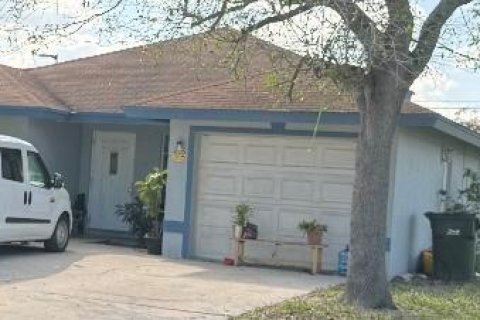 Купить коммерческую недвижимость в Делрей-Бич, Флорида № 1079159 - фото 1