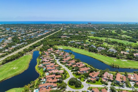 House in Jupiter, Florida 4 bedrooms, 403.57 sq.m. № 1171429 - photo 20